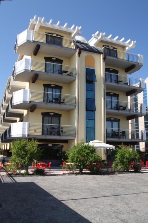 Rama Palace Hotel Casalnuovo Di Napoli Bagian luar foto