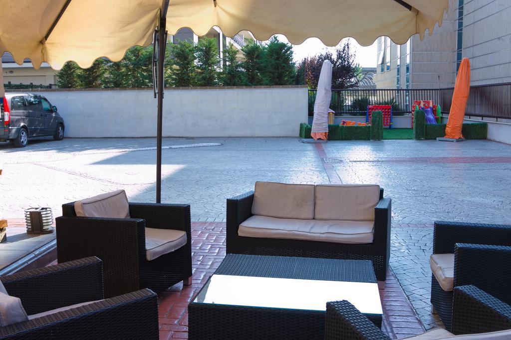 Rama Palace Hotel Casalnuovo Di Napoli Bagian luar foto